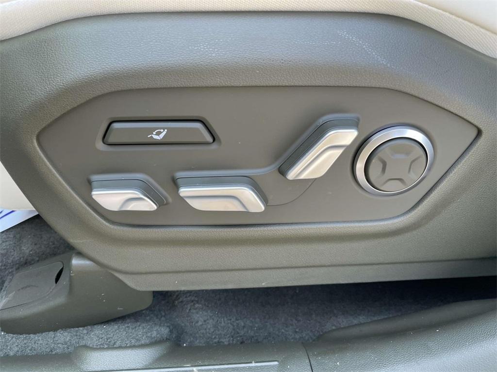 new 2025 Hyundai SANTA FE HEV car, priced at $51,735