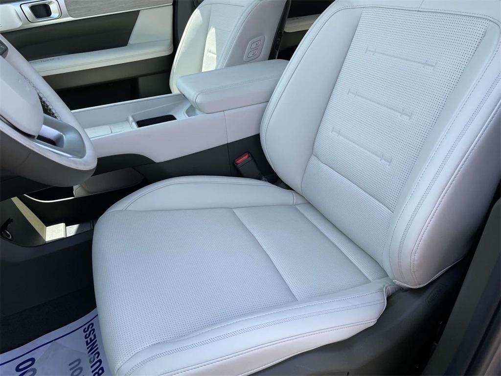 new 2025 Hyundai SANTA FE HEV car, priced at $51,735