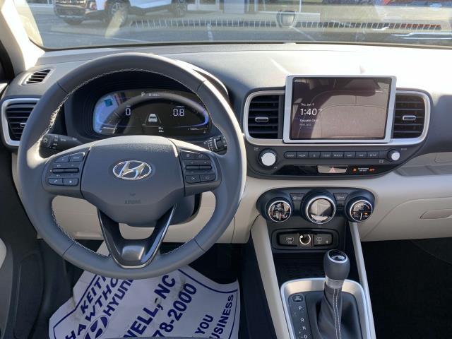 new 2025 Hyundai Venue car