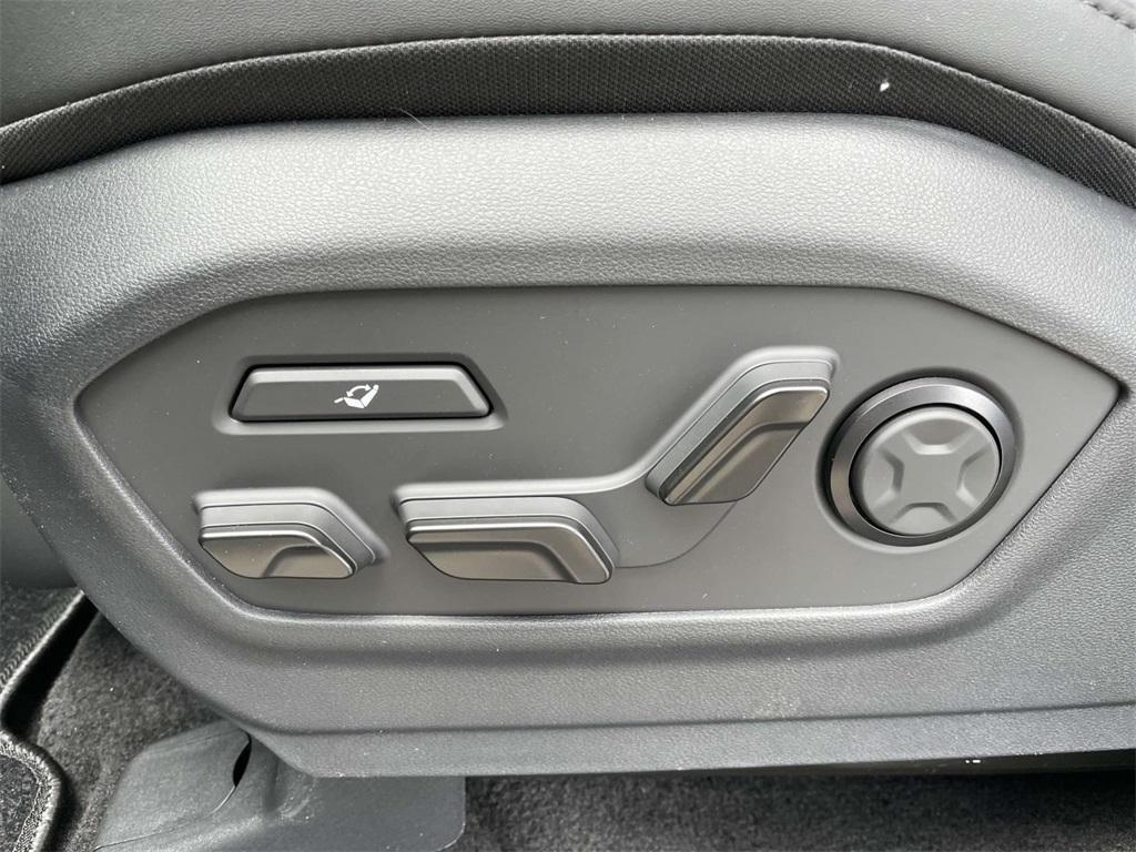 new 2025 Hyundai SANTA FE HEV car, priced at $50,934