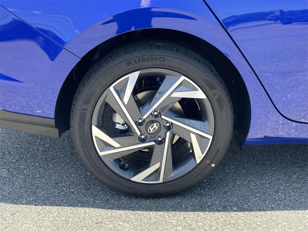 new 2025 Hyundai Elantra car, priced at $24,358