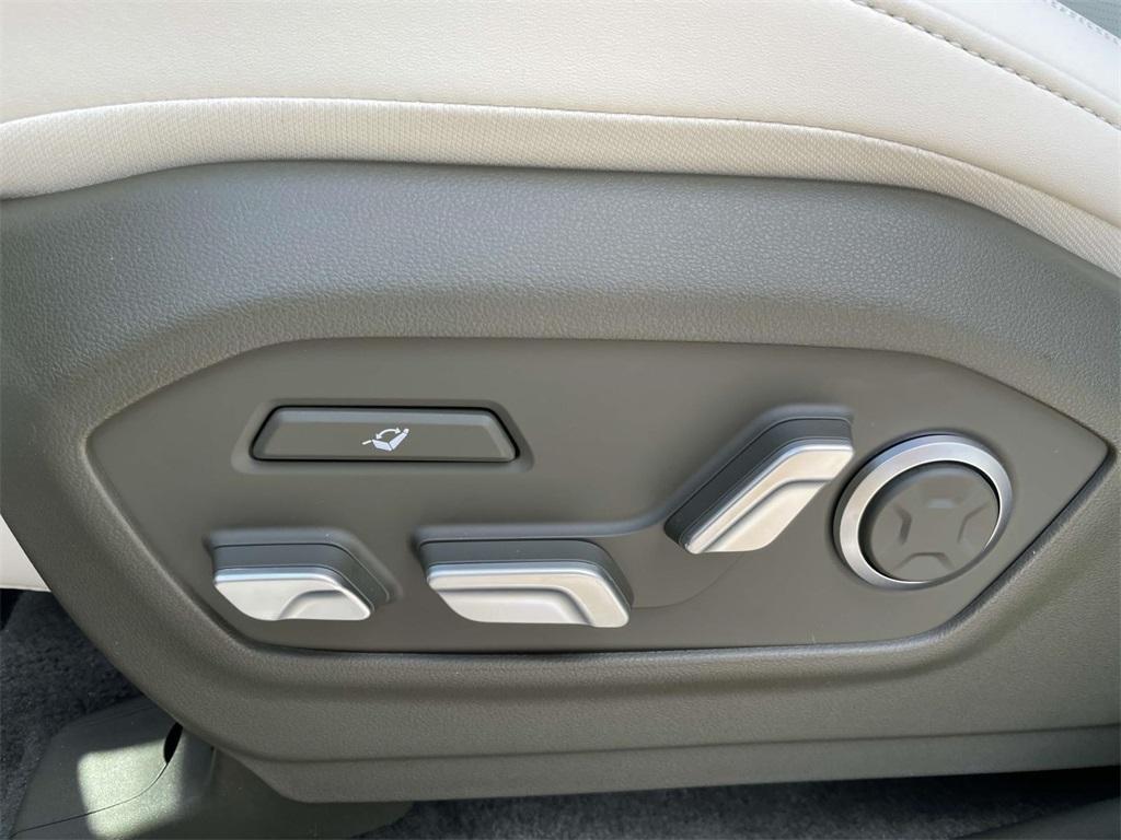 new 2025 Hyundai Santa Fe car, priced at $47,506
