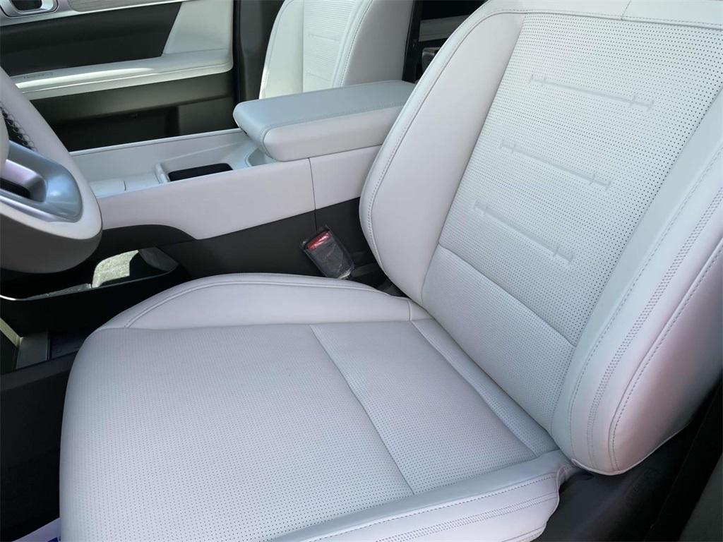 new 2025 Hyundai Santa Fe car, priced at $47,506