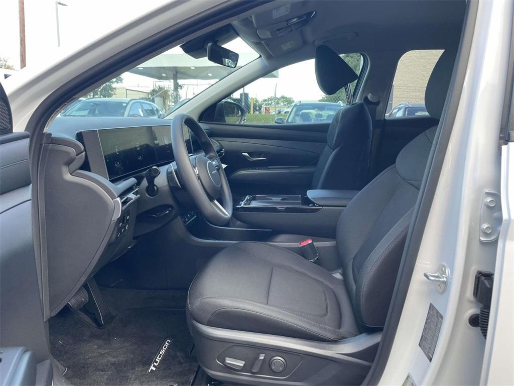 new 2026 Hyundai TUCSON Hybrid car, priced at $36,111