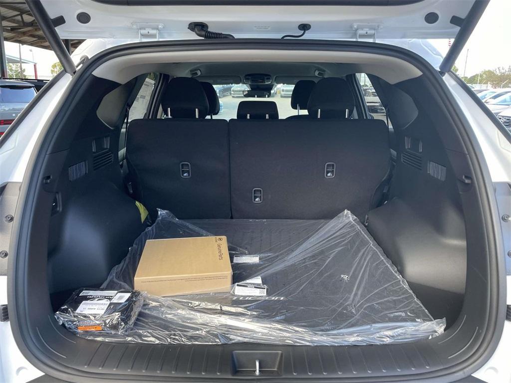 new 2026 Hyundai TUCSON Hybrid car, priced at $36,111