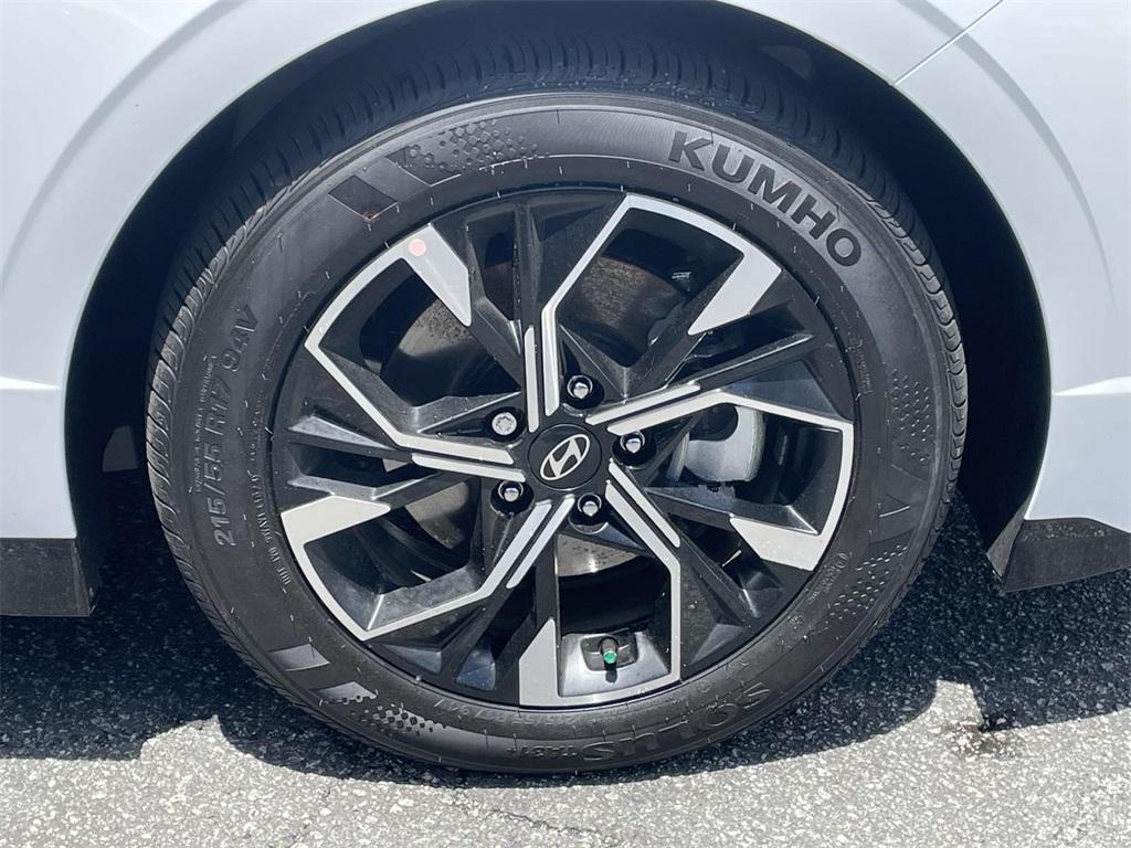 new 2025 Hyundai Sonata car, priced at $28,757