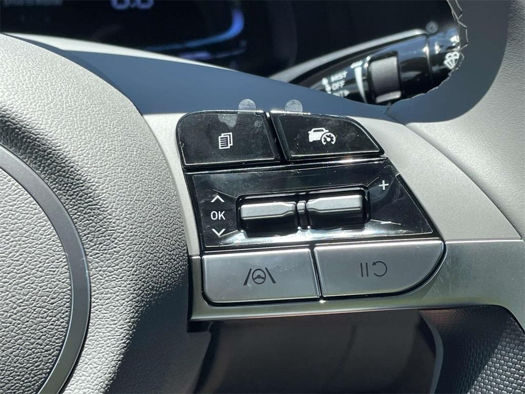 new 2025 Hyundai Elantra car, priced at $24,358