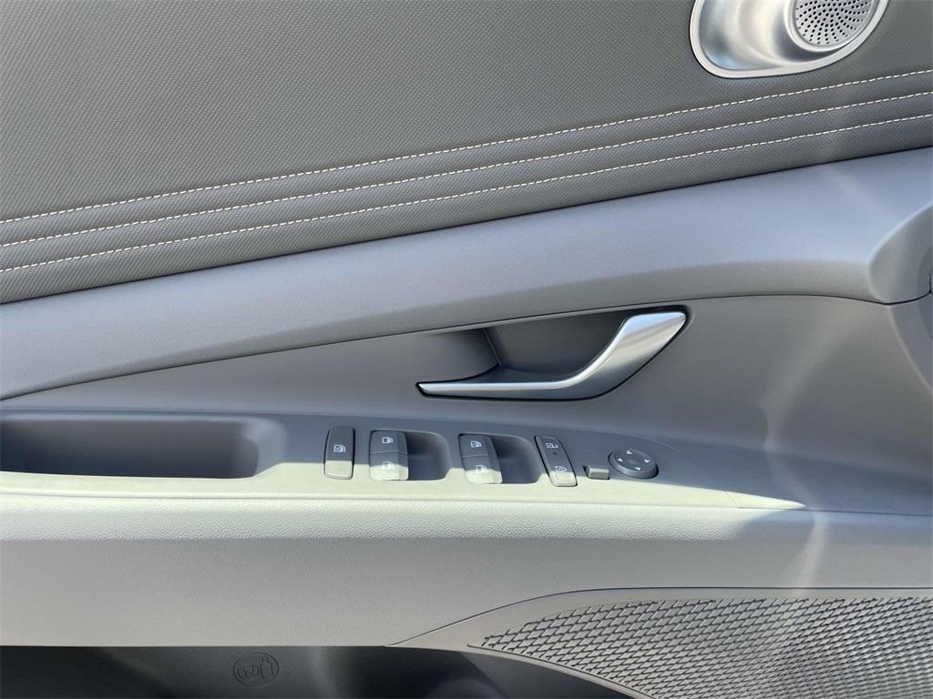 new 2025 Hyundai Elantra car, priced at $24,358