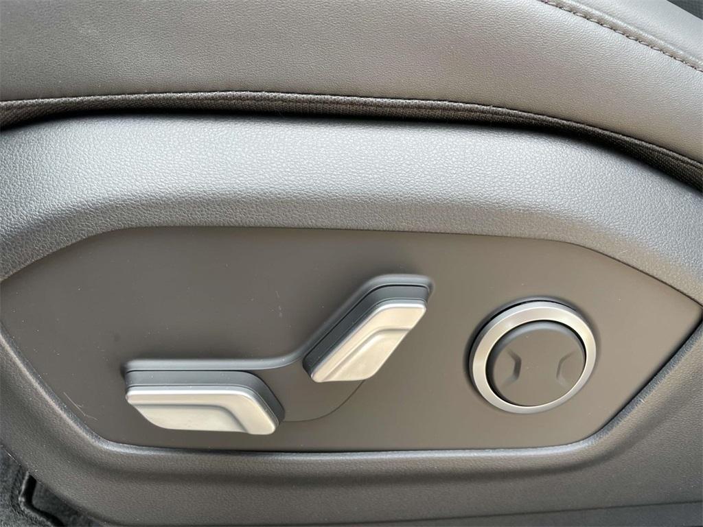 new 2025 Hyundai SANTA FE HEV car, priced at $39,704