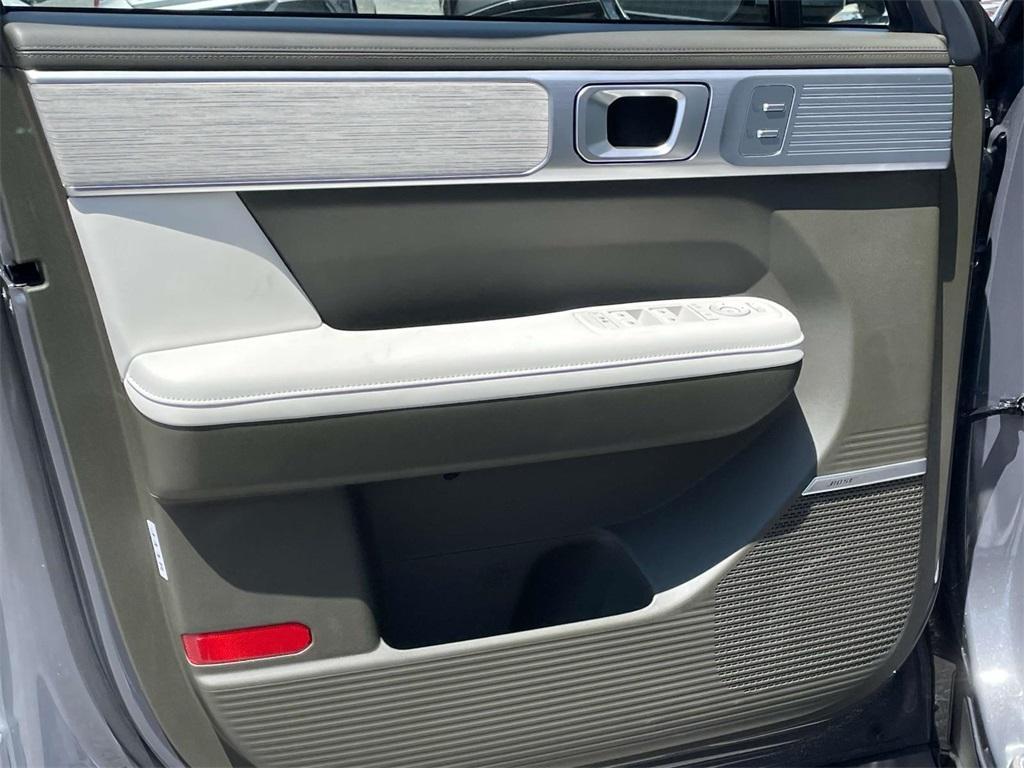 new 2025 Hyundai SANTA FE HEV car, priced at $47,317