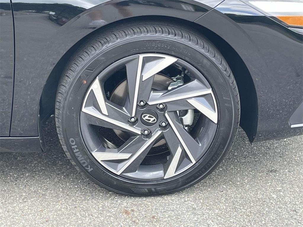 new 2025 Hyundai Elantra car, priced at $24,344