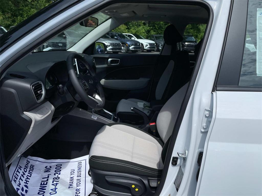 new 2025 Hyundai Venue car, priced at $23,716