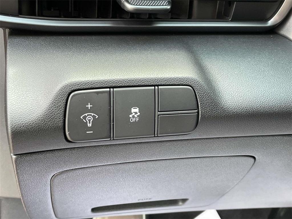 new 2025 Hyundai Elantra car, priced at $24,876