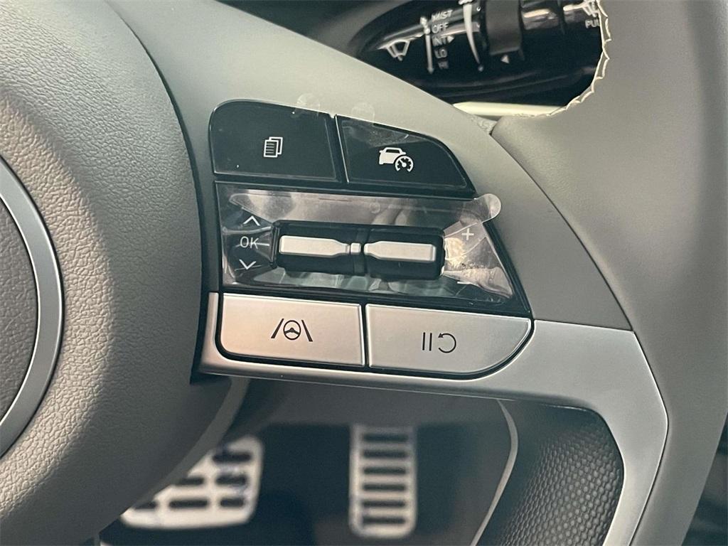 new 2025 Hyundai Elantra car, priced at $24,484