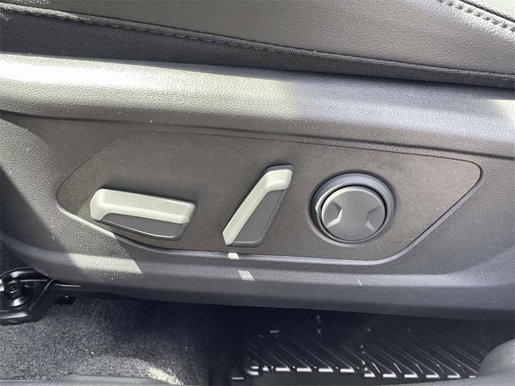 new 2025 Hyundai TUCSON Hybrid car, priced at $40,547