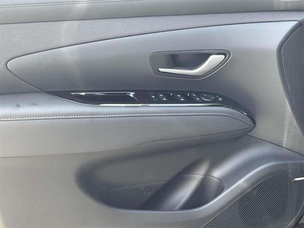 new 2025 Hyundai TUCSON Hybrid car, priced at $40,547