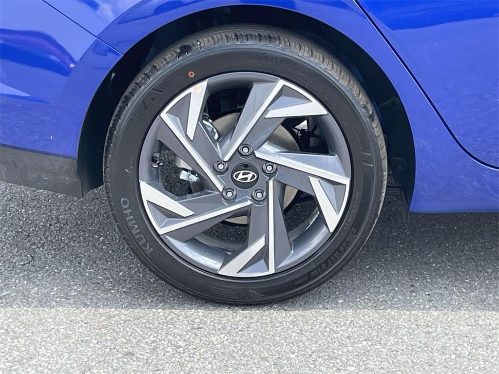 new 2025 Hyundai Elantra car, priced at $24,421