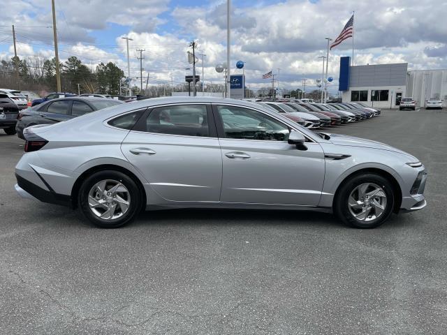 new 2025 Hyundai Sonata car, priced at $27,557