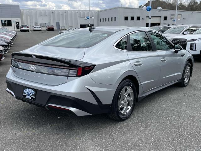 new 2025 Hyundai Sonata car, priced at $27,557