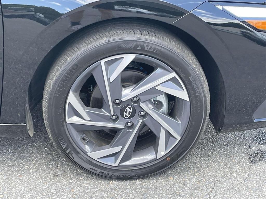 new 2025 Hyundai Elantra car, priced at $24,161