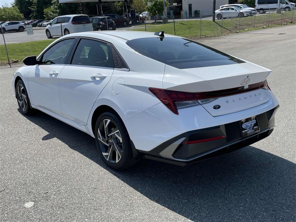 new 2025 Hyundai Elantra car, priced at $28,085