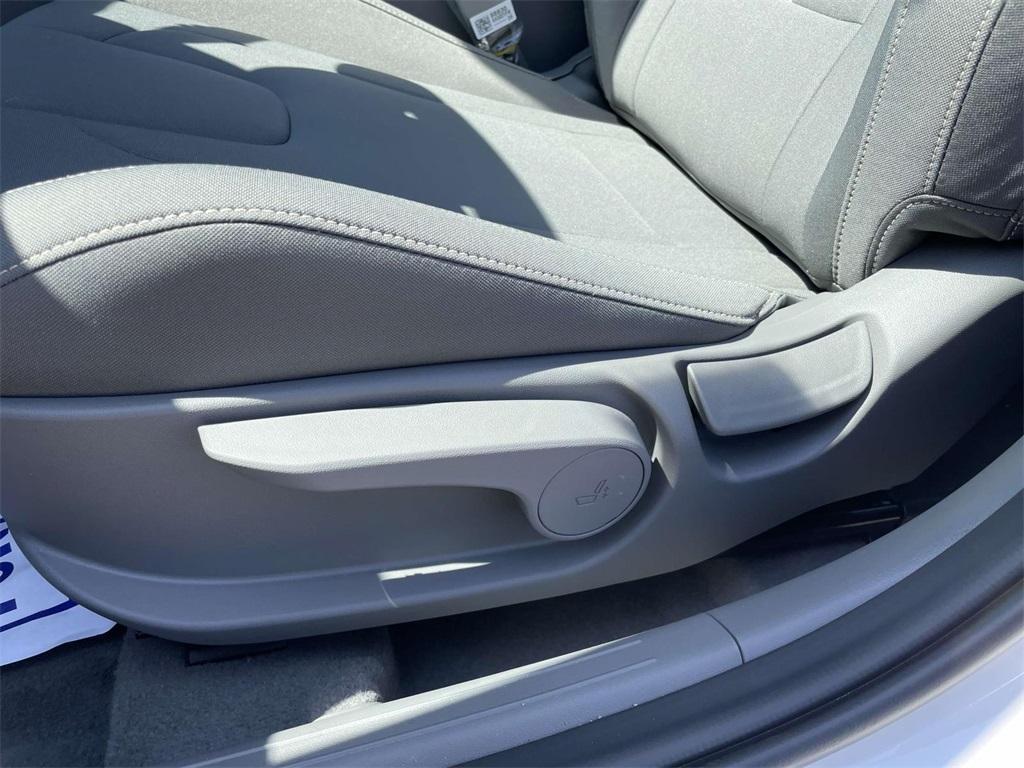 new 2025 Hyundai Elantra car, priced at $27,333