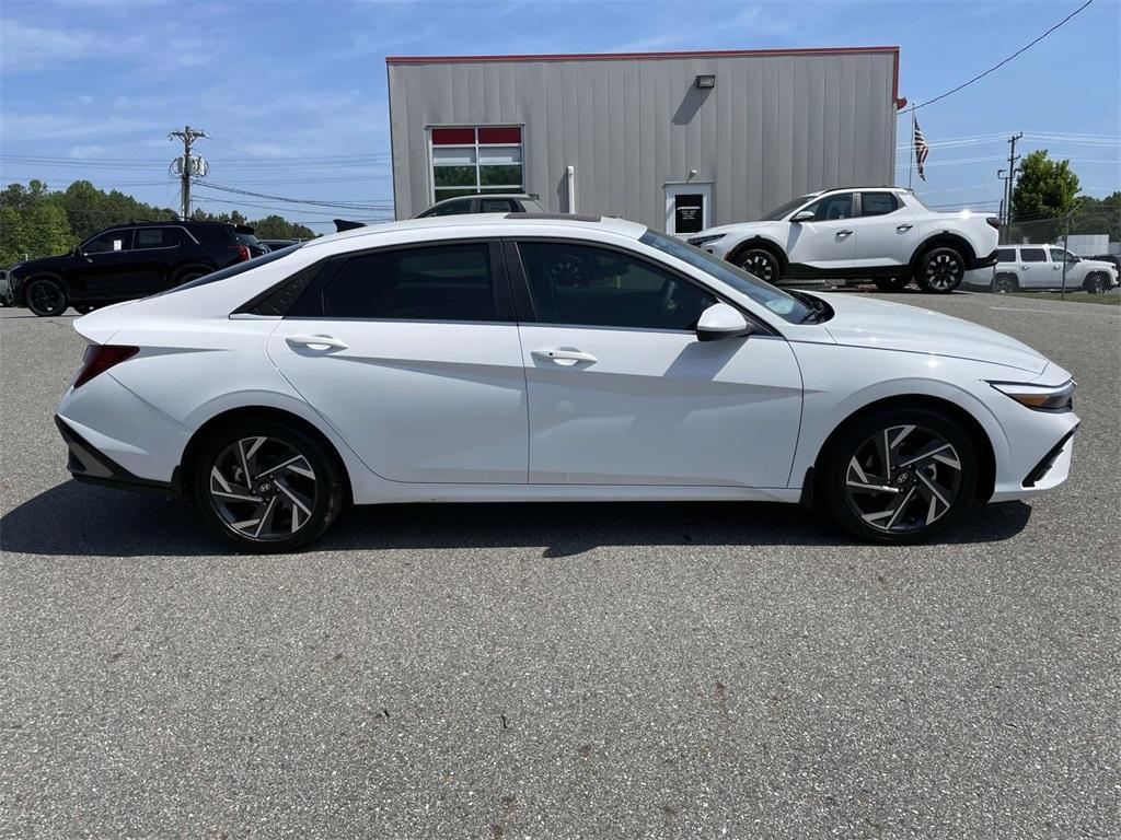 new 2025 Hyundai Elantra car, priced at $28,085