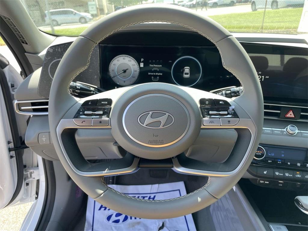 new 2025 Hyundai Elantra car, priced at $28,085