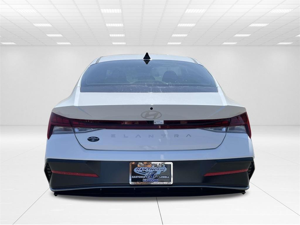new 2025 Hyundai Elantra car, priced at $27,333