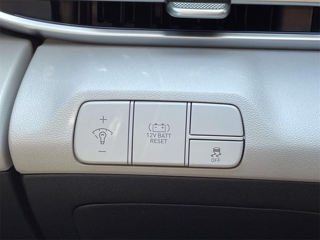 new 2025 Hyundai ELANTRA HEV car, priced at $28,516