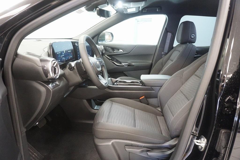 new 2025 Chevrolet Equinox car, priced at $30,302