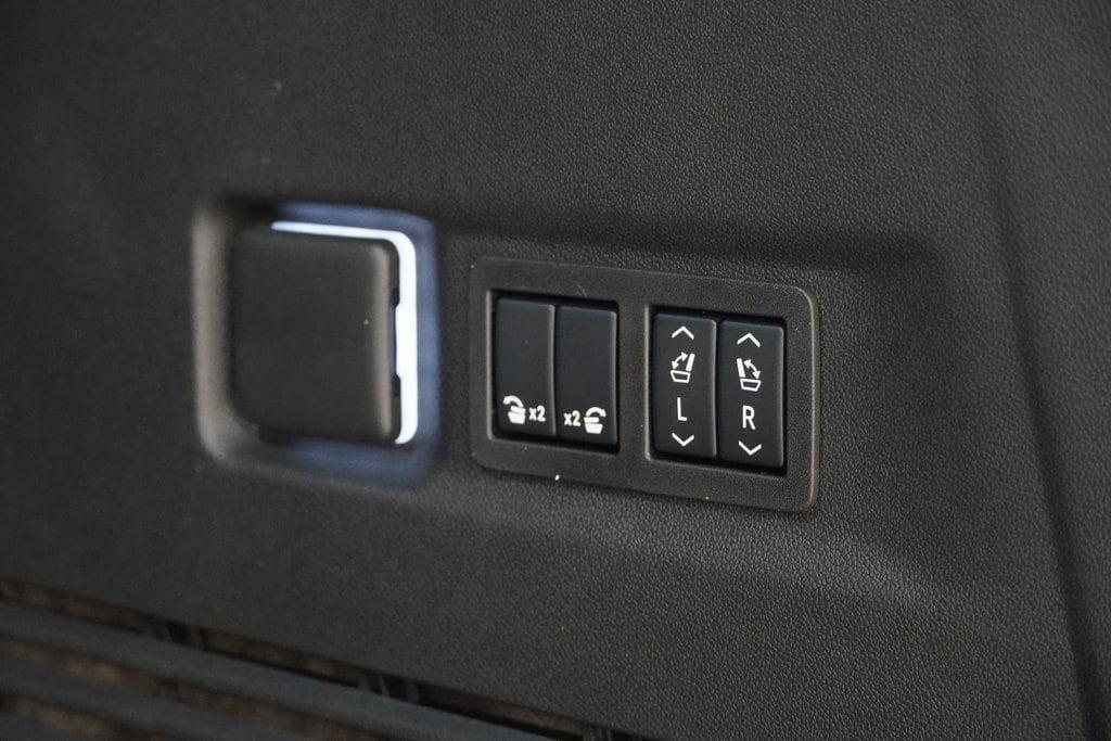 new 2025 Chevrolet Suburban car, priced at $77,069