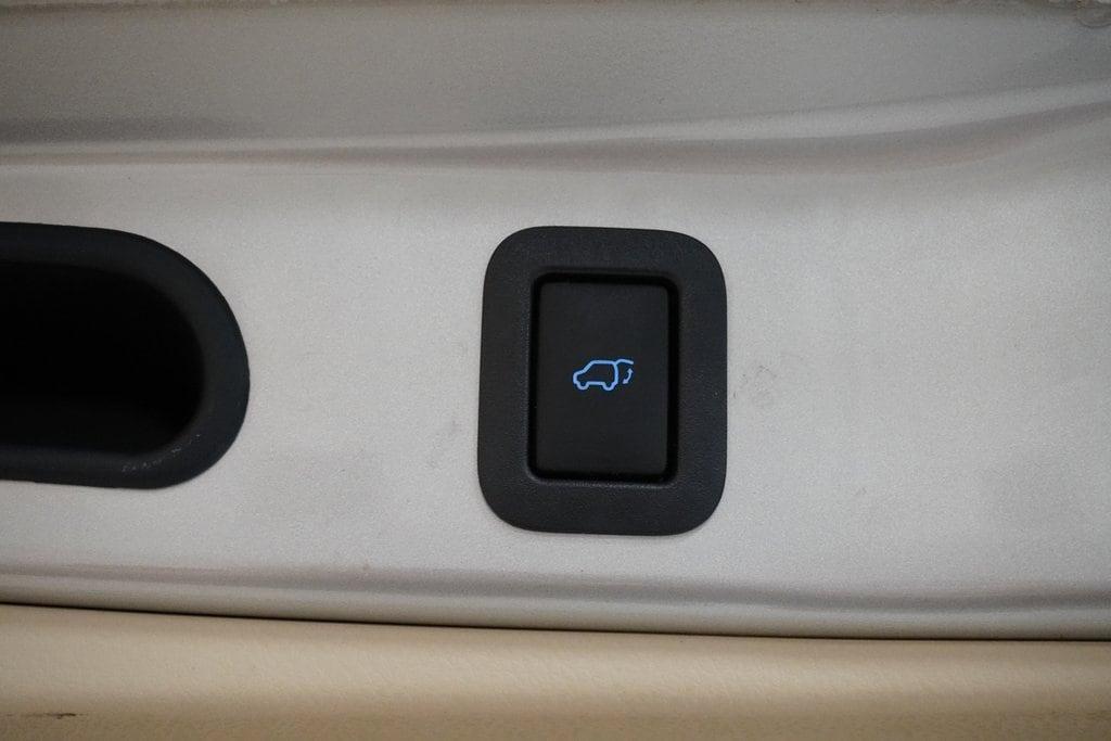 used 2015 Toyota Highlander car, priced at $18,900