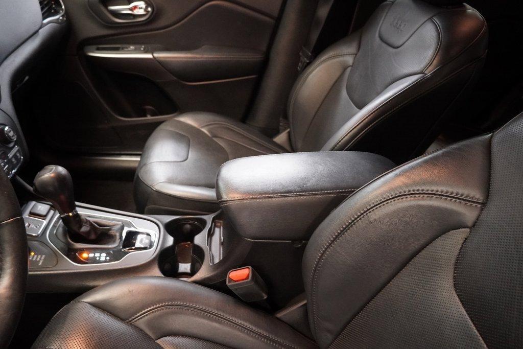 used 2019 Jeep Cherokee car, priced at $17,474