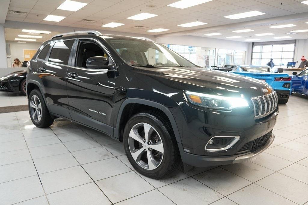 used 2019 Jeep Cherokee car, priced at $17,474