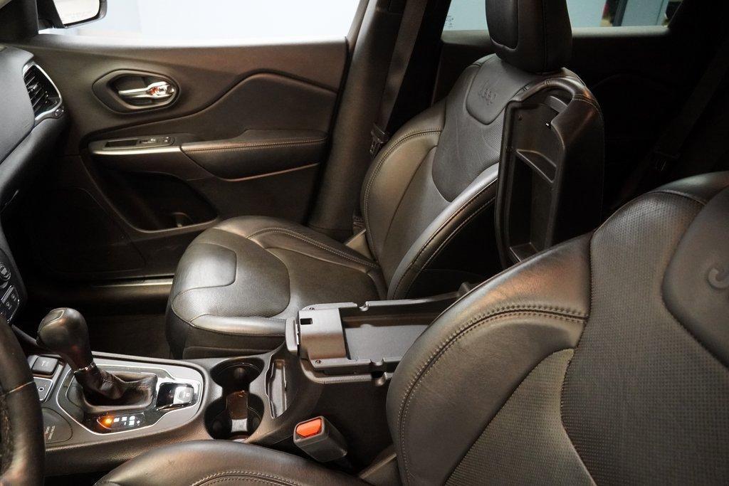 used 2019 Jeep Cherokee car, priced at $17,474