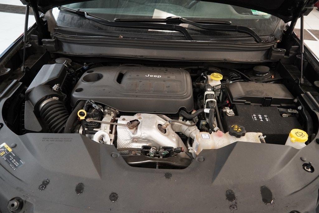 used 2019 Jeep Cherokee car, priced at $17,474