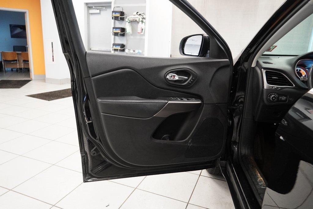 used 2019 Jeep Cherokee car, priced at $17,474