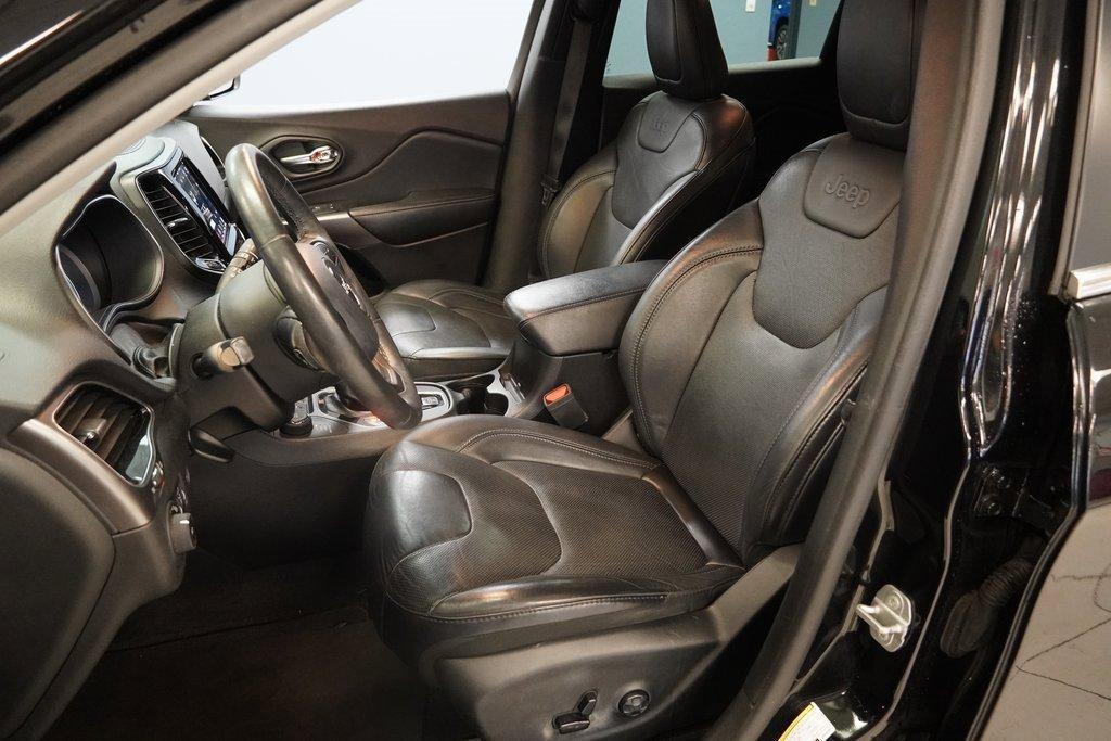 used 2019 Jeep Cherokee car, priced at $17,474