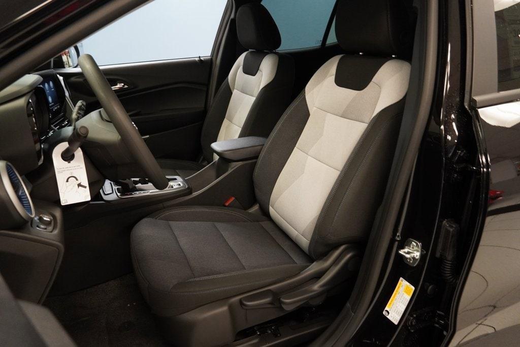 new 2025 Chevrolet Trax car, priced at $21,890