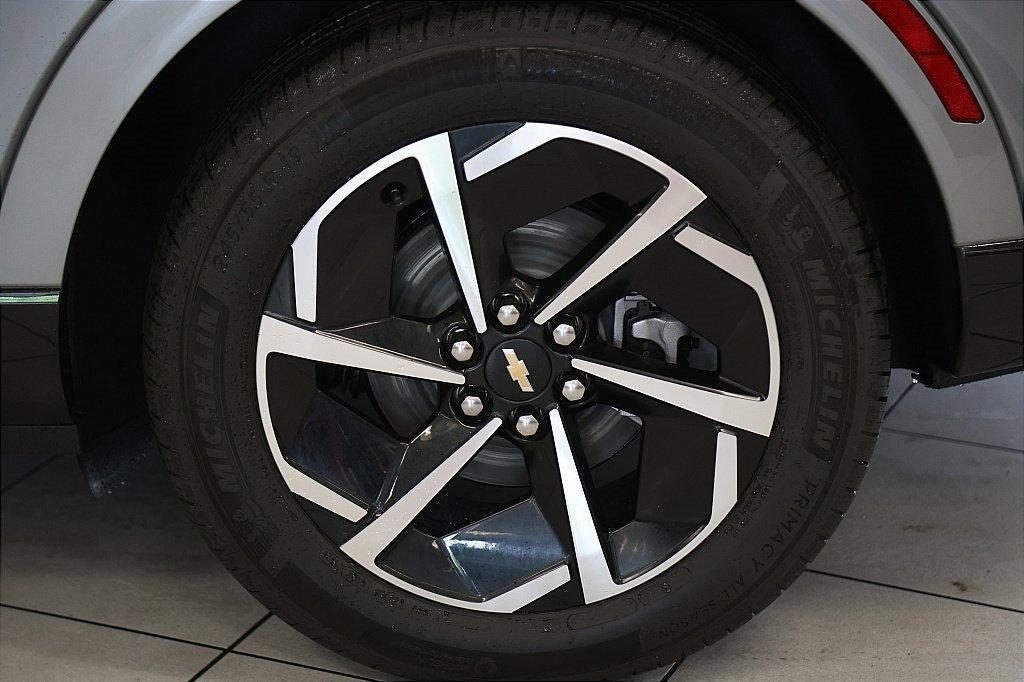 new 2025 Chevrolet Equinox EV car, priced at $33,699