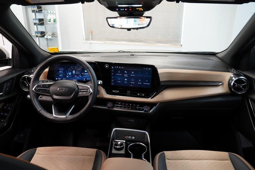 used 2025 Chevrolet Equinox car, priced at $31,500