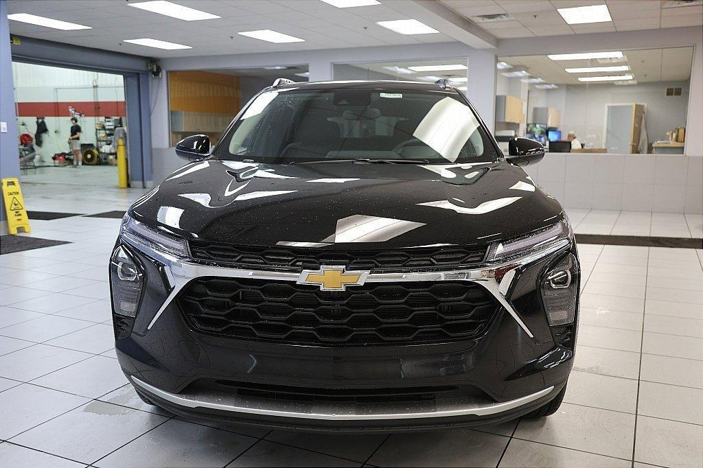 new 2025 Chevrolet Trax car, priced at $21,231