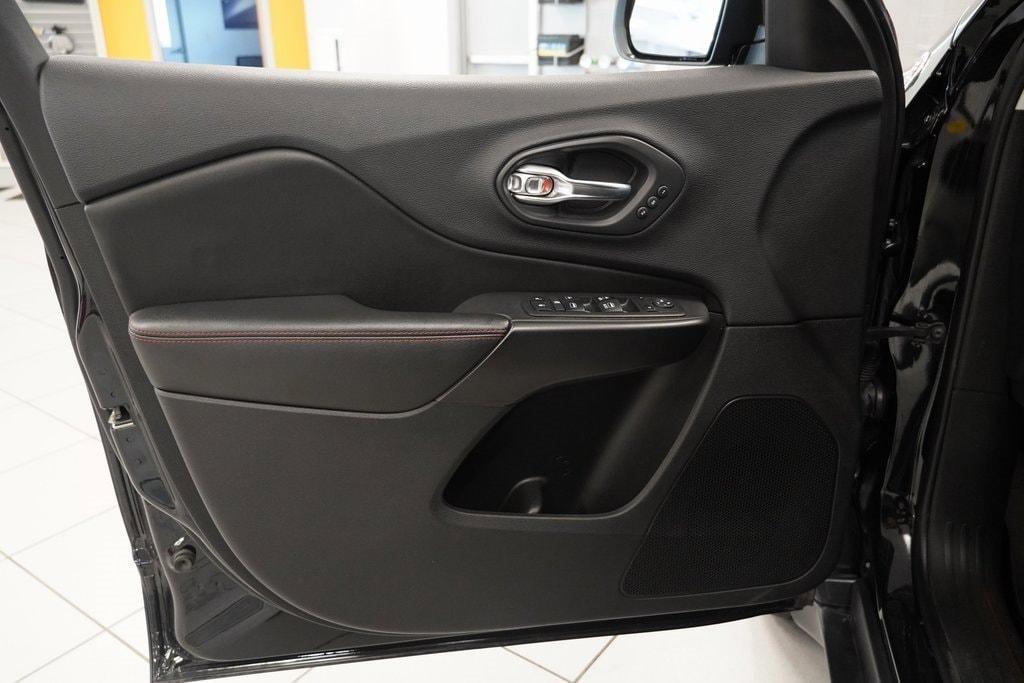 used 2019 Jeep Cherokee car, priced at $13,995