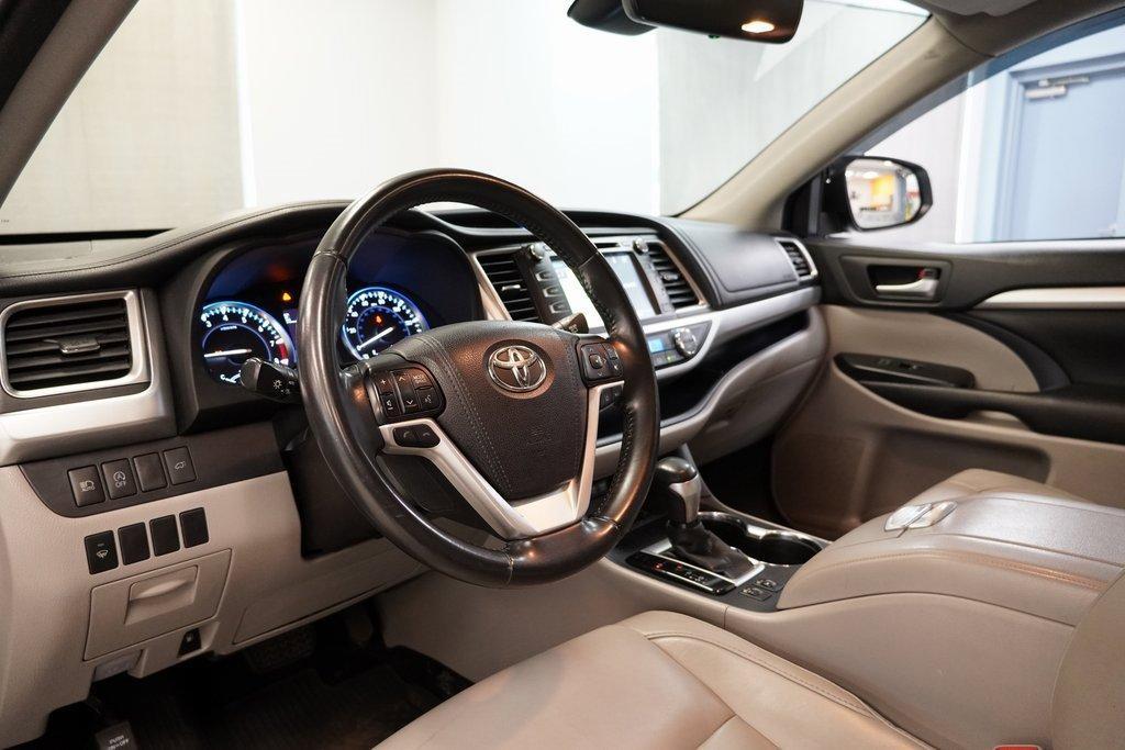 used 2017 Toyota Highlander car, priced at $21,500
