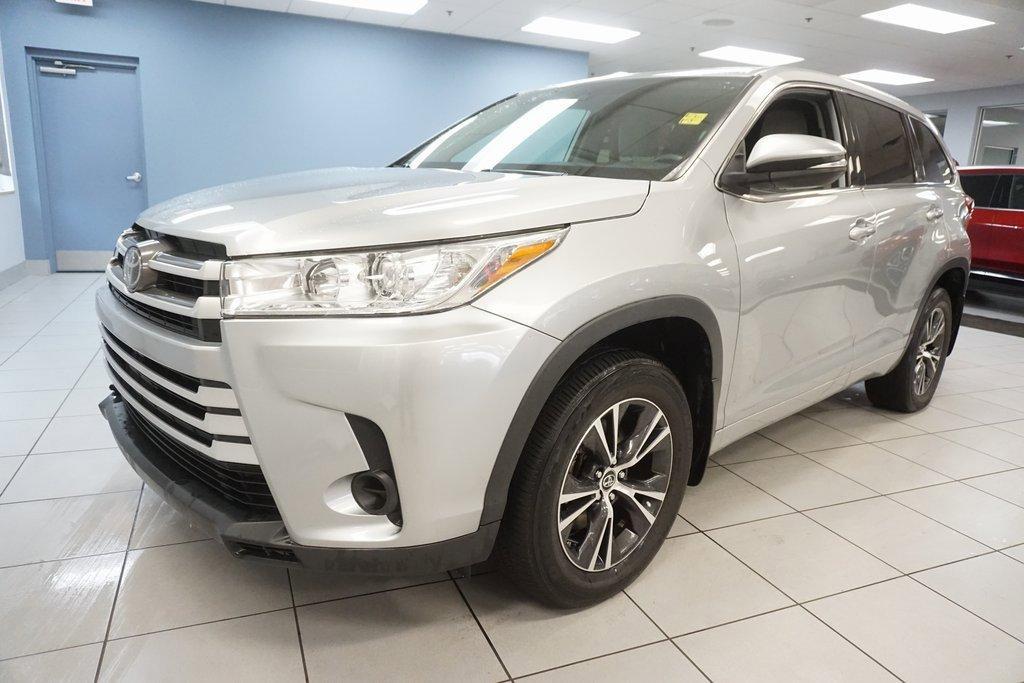 used 2018 Toyota Highlander car, priced at $21,659