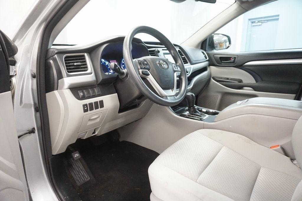 used 2018 Toyota Highlander car, priced at $21,659