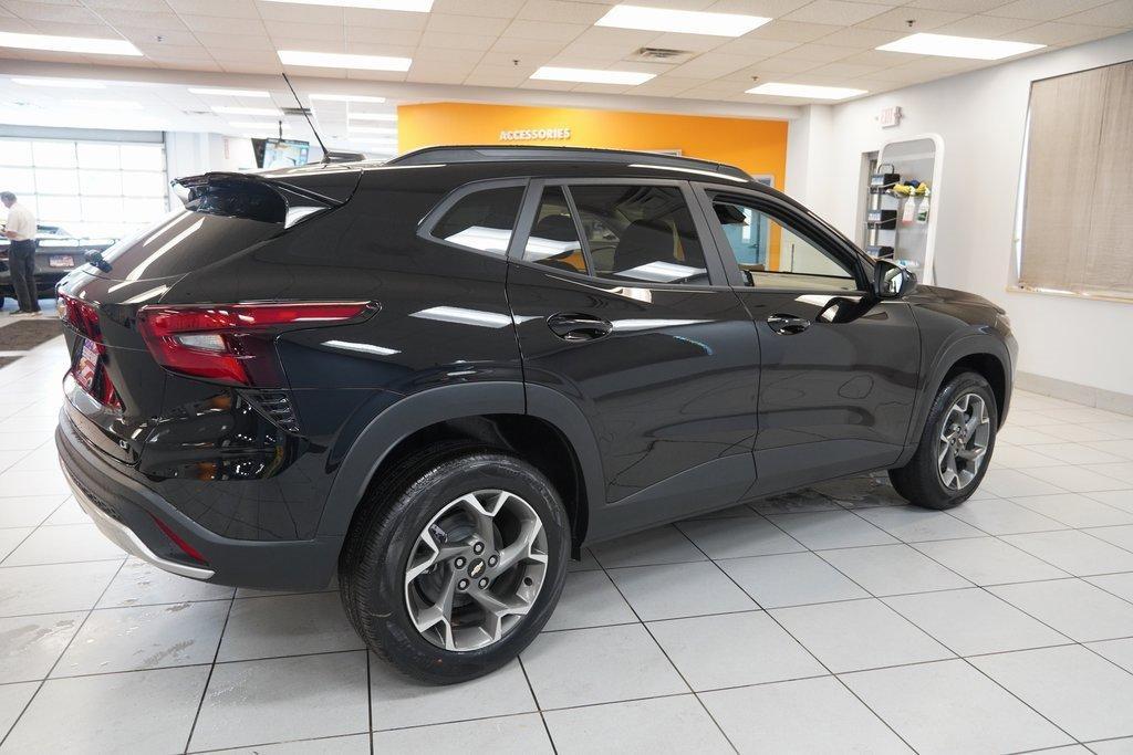 new 2025 Chevrolet Trax car, priced at $21,699
