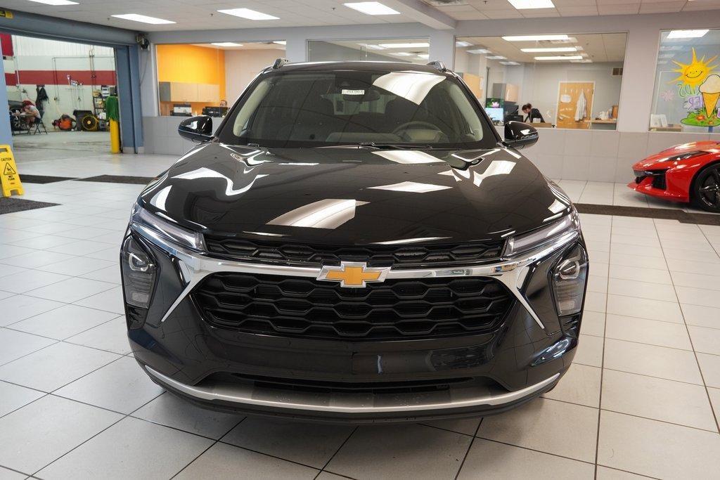 new 2025 Chevrolet Trax car, priced at $21,699