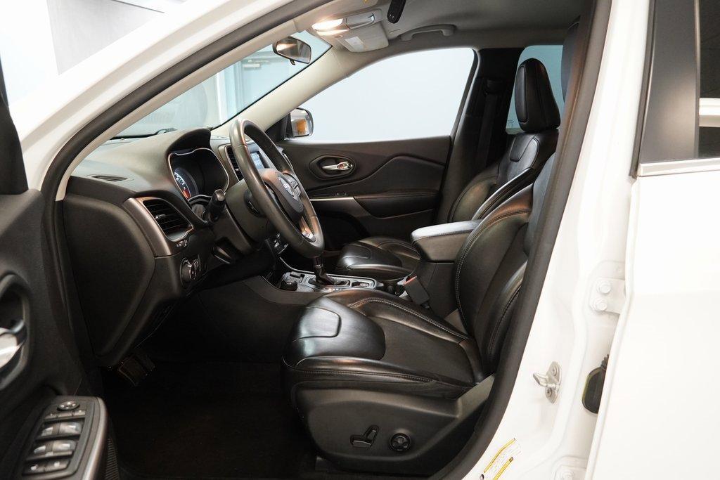 used 2020 Jeep Cherokee car, priced at $15,799